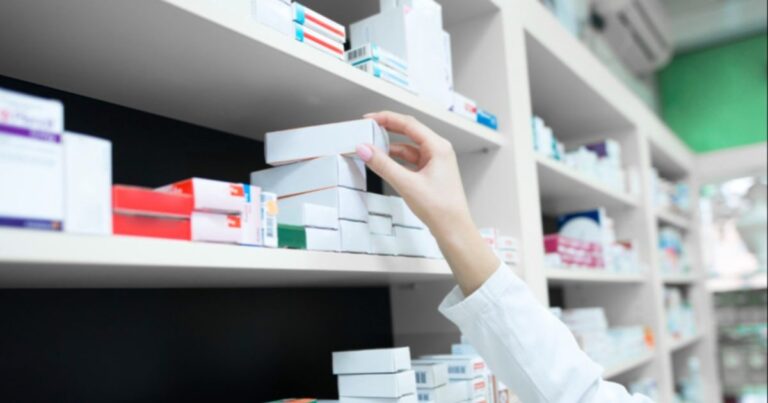 El Gobierno de Salta propone que los afiliados al IPS pierdan la cobertura al jubilarse y que solo se receten medicamentos genéricos