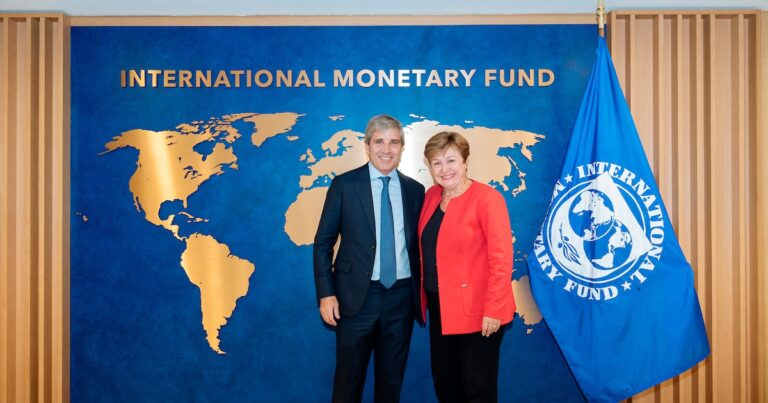 Cautela del FMI, ante los anuncios económicos del Gobierno: “Las autoridades se comprometieron a fortalecer la transparencia financiera”