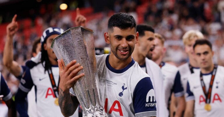 El curioso motivo por el que Cuti Romero se quedó sin medalla tras las consagración del Tottenham en la Europa League