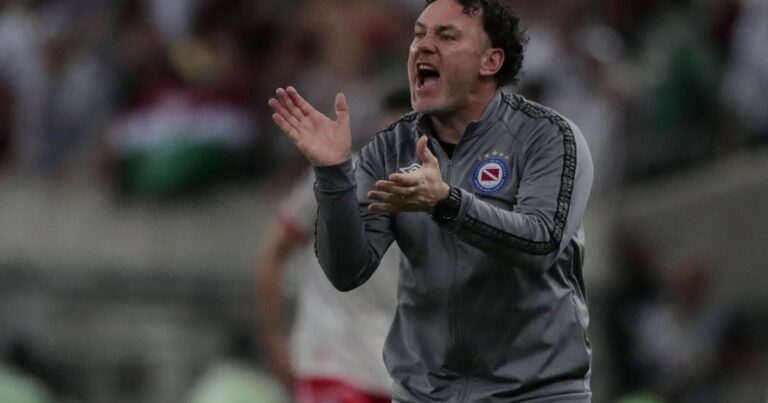 Gabriel Milito es el señalado para ser nuevo entrenador de Chivas de Guadalajara