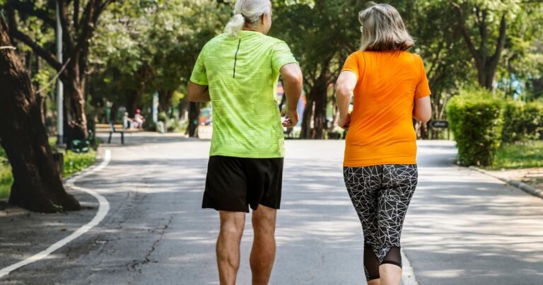 Por qué caminar puede transformar el cuerpo y la mente, según la ciencia