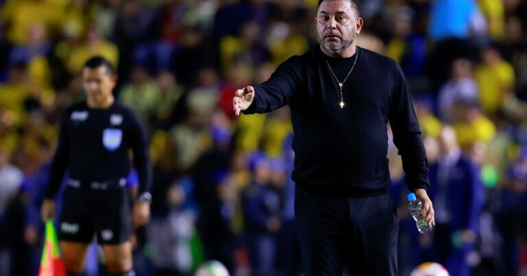 Qué dijo Mohamed sobre la chance de ser el nuevo DT de Boca