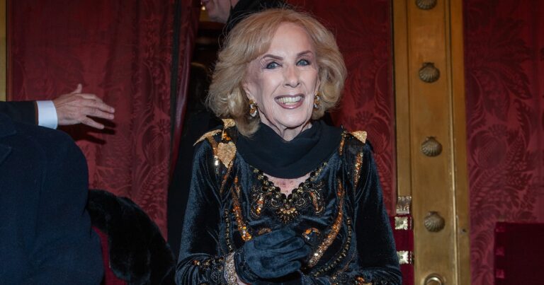 La emoción de Mirtha Legrand al recordar su paso por el teatro de revistas: “Buenos Aires de seda y percal”