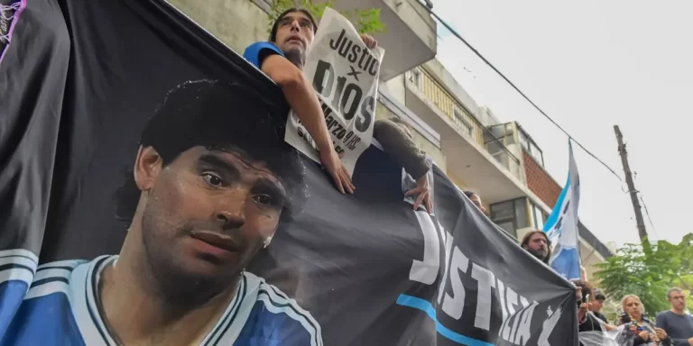 Juicio por la muerte de Maradona: realizan seis allanamientos por la filmación de un documental no autorizado