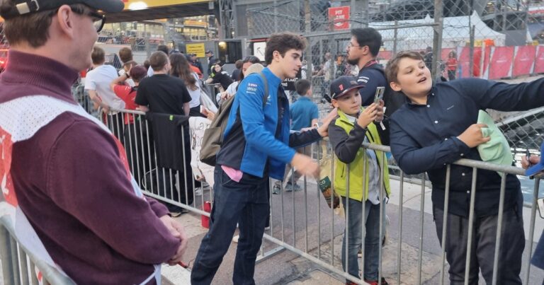 Locura por Colapinto en la salida del GP de Mónaco