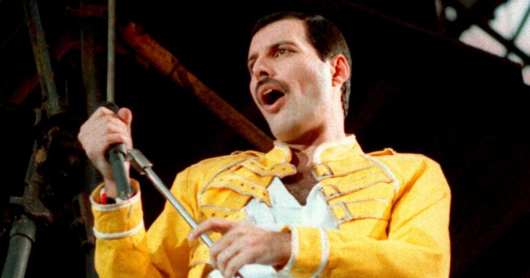 Freddie Mercury habría tenido una hija hace casi 50 años con la esposa de un amigo, revela nueva biografía