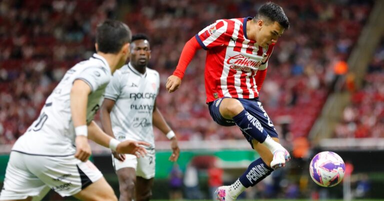 El “intercambio” de jugadores que cocinan las Chivas, Pachuca y León: Nene Beltrán por ¿quién?