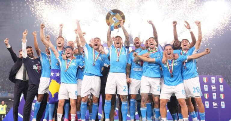 Con el argentino Giovanni Simeone, Napoli salió campeón de la Serie A por cuarta vez en su historia