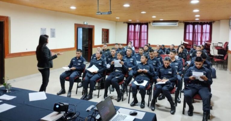 Forman a policías sobre derechos de los niños, niñas, adolescentes y personas afectadas en su salud mental