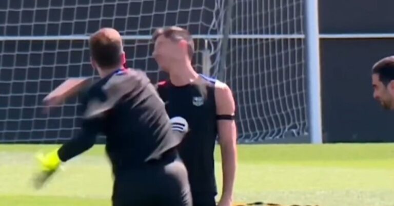 El nocaut de Szczesny a Robert Lewandowski en el entrenamiento del Barcelona