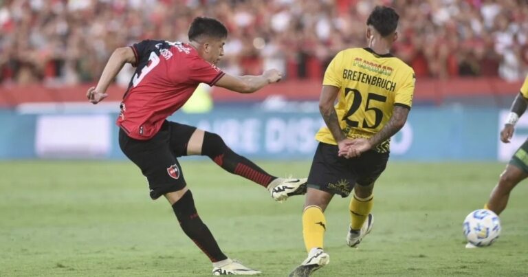 ¿Refuerzo para Segundo Castillo? El defensor que dejó abierta la chance de regresar a Barcelona