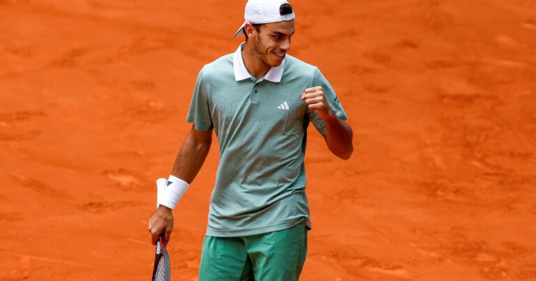 A qué hora juegan y por dónde ver a los argentinos este domingo en el Roland Garros