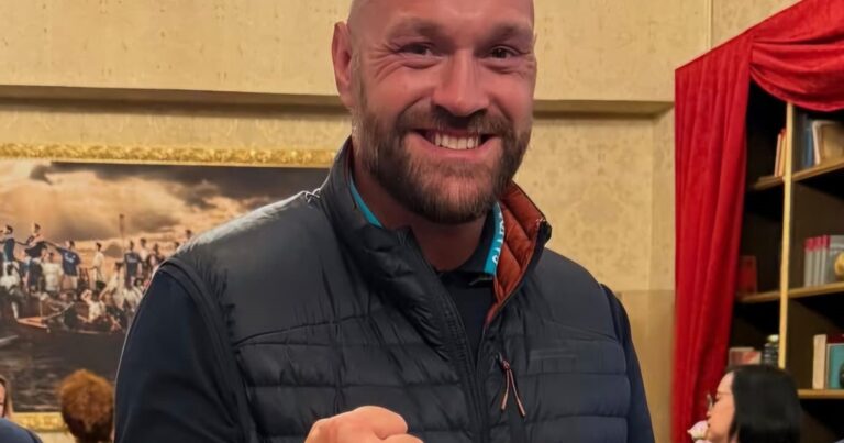 Tyson Fury rompe el silencio y se refiere a los rumores de su vuelta del retiro: “Escucho mucho que hablan del regreso…”