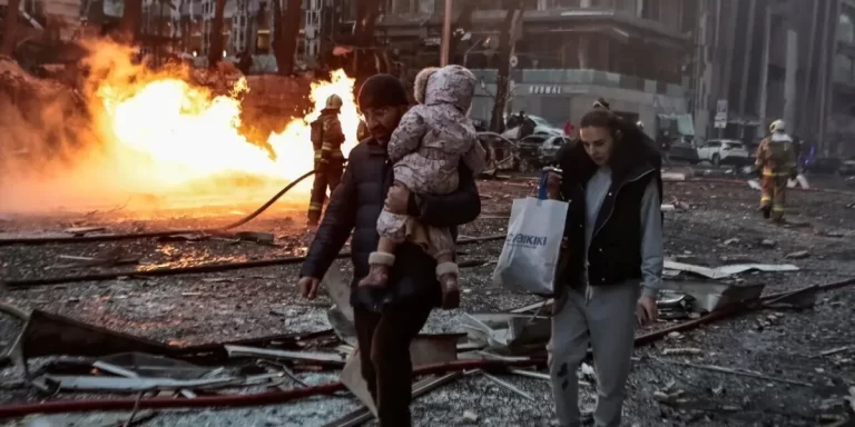 Kiev sufrió siete horas bajo explosiones de drones y misiles en toda la ciudad