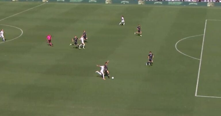 Video: tremenda recuperación de Chucky Lozano, patada de Reus y el gol del triunfo de San Diego vs. LA Galaxy