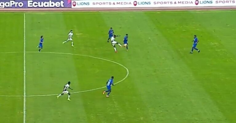 Los tres minutos de locos de Liga de Quito: del “Que se vayan todos” al golazo de Michael Estrada desde casi mitad de cancha