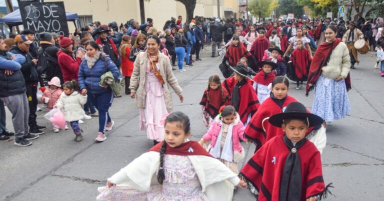Salta conmemora el 215° aniversario de la Revolución de Mayo