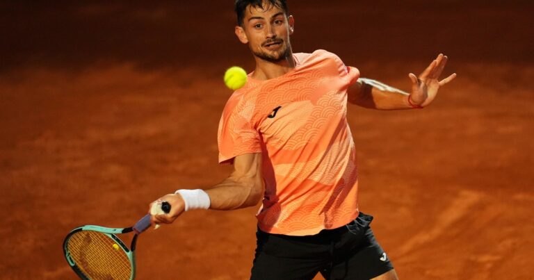 Batacazo argentino en Roland Garros: Navone eliminó a Nakashima y está en segunda ronda