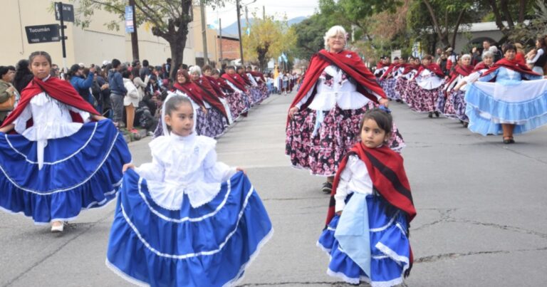 VIDEO: la fiesta del 25 de Mayo se vivió en los barrios