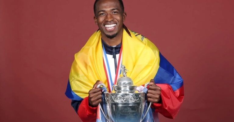 Willian Pacho: del “me genera felicidad el apoyo del país” a las felicitaciones de Antonio Valencia