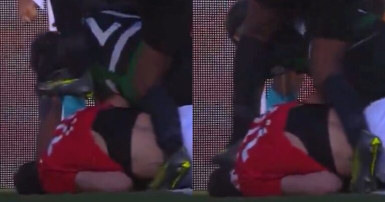 Insólito: le pisó la cabeza a un rival y ni siquiera lo amonestaron