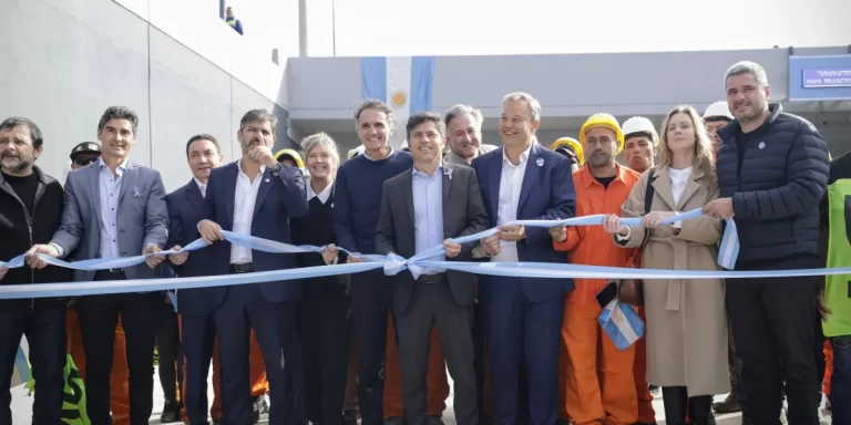 Axel Kicillof inauguró el viaducto en Burzaco con un fuerte mensaje para el oficialismo