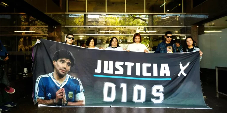 Declaró uno de los implicados en el documental por la muerte de Maradona