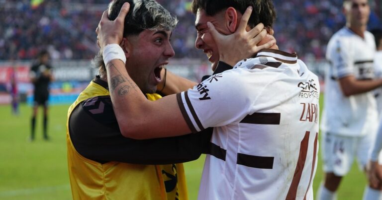 Las cargadas de Platense: “Son decisiones”, palito a Argentinos y los festejos en el vestuario