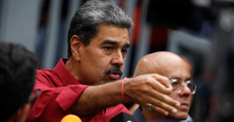 Nueva arremetida contra la democracia en Venezuela: el dictador Maduro adelantó que reformará el sistema electoral