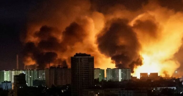 Doce muertos y decenas de heridos en ataque aéreo masivo ruso contra Ucrania