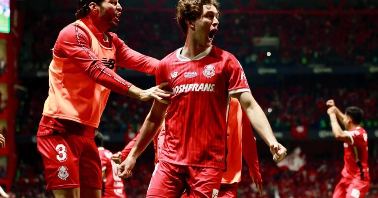 ¿Cuántos títulos tiene Toluca y a cuántos quedó de Chivas y América?