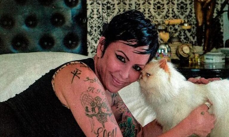 La decisión de vida que tomó Daniela Cardone con sus gatos embalsamados