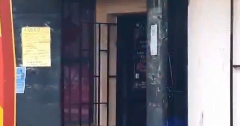 Incendio en la zona norte de Salta: Bomberos controlan el fuego originado en una librería