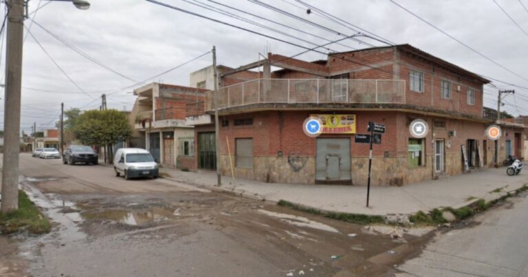 Atacaron a puñaladas a un hombre, a una cuadra del club Mitre