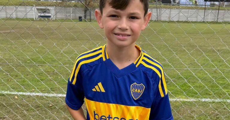 El hijo de un ex Boca debutó en las Infantiles xeneizes y emocionó a toda la familia