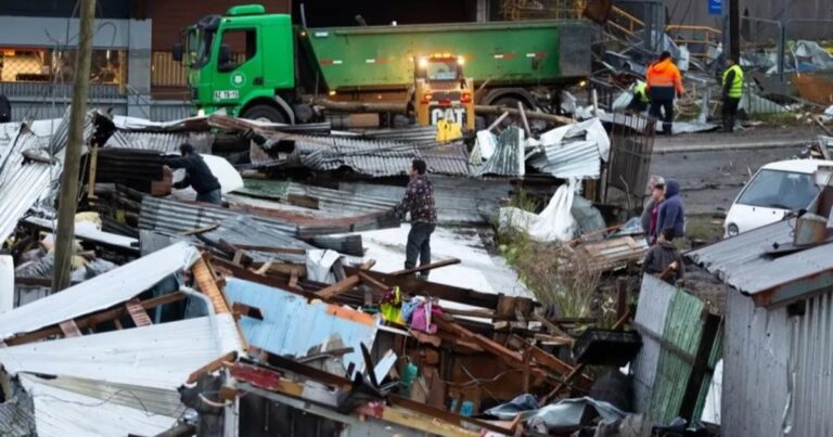 Tornado en Chile: 250 casas dañadas, 8 heridos y un pueblo devastado en Puerto Varas
