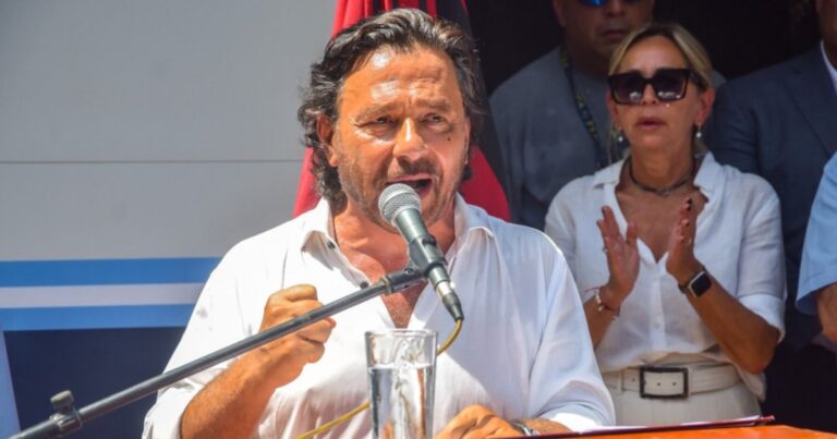 Sáenz dio marcha atrás y retiró el proyecto que quitaba la cobertura a los jubilados del IPS, y denunció sobrefacturación en clínicas