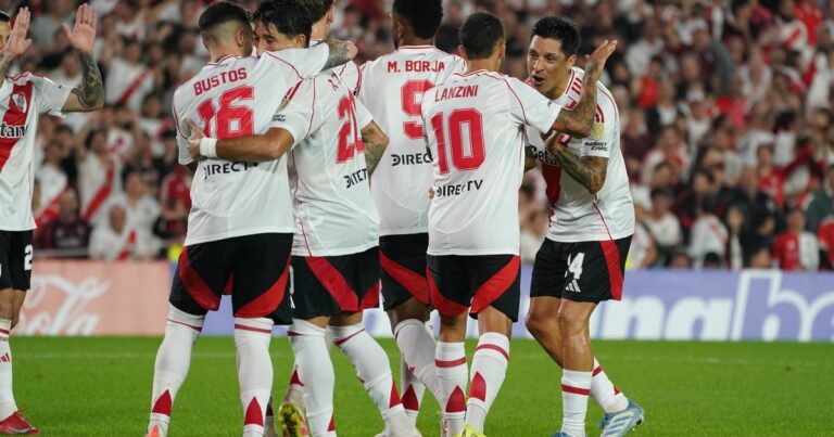 El impactante historial de River ante equipos peruanos en el Monumental