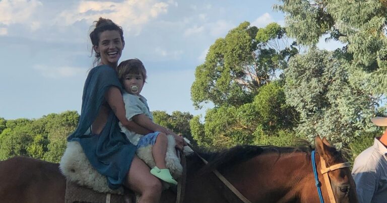La sorprendente fotografía que compartió Calu Rivero: “La belleza de la bosta”