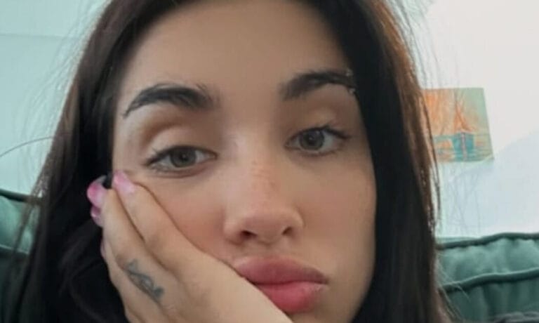 María Becerra pintó un cuadro dejando ver su momento más triste: “Se los comparto”