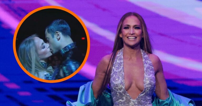 Jennifer Lopez besó a sus bailarines en la presentación inaugural de los AMAs 2025
