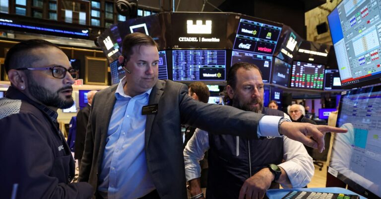 Día clave: si la licitación es exitosa en monto y tasa, pueden catapultarse los bonos y bajar el riesgo país