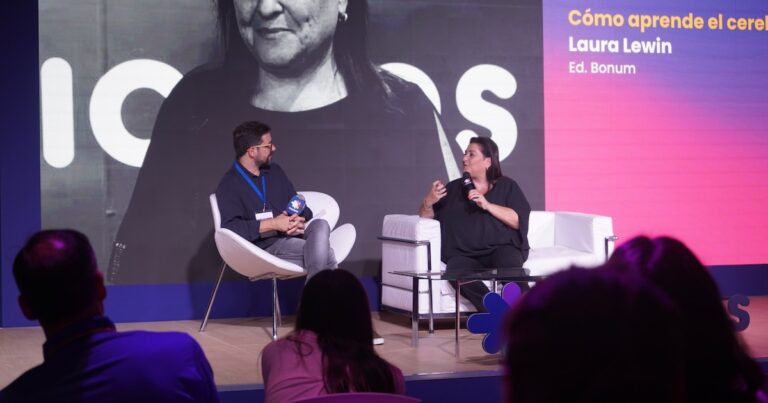 Laura Lewin: “Tenemos que dejar de enseñar en serie y empezar a enseñar en serio”