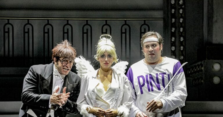 Vedettes, capocómicos y plumas: un increíble homenaje al teatro de revista en el Cervantes