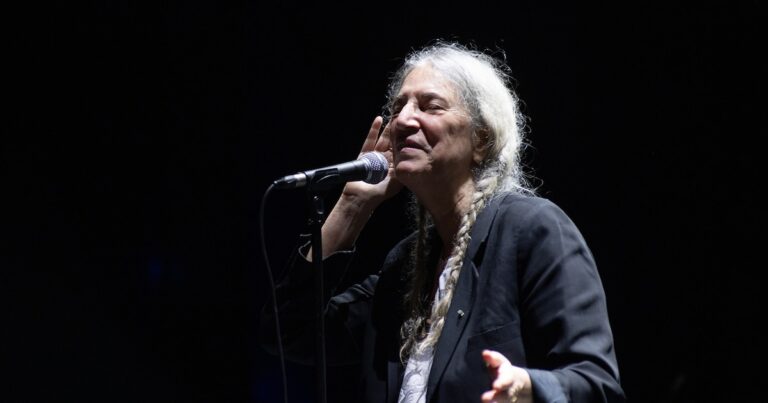 Patti Smith: 5 libros de la leyenda del punk que convirtió su vida en arte