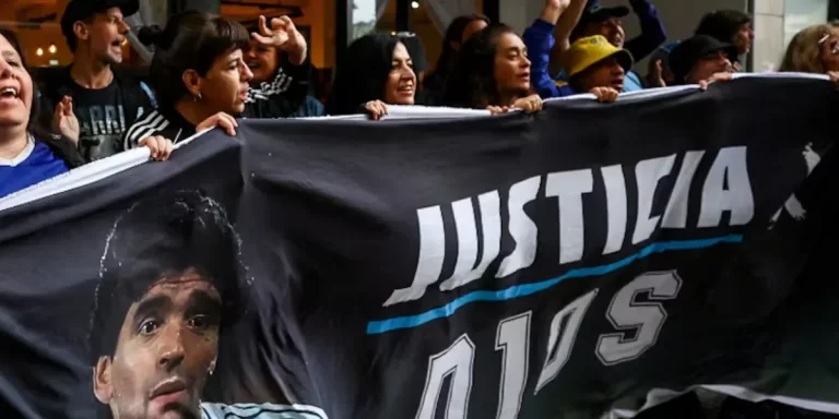 La muerte de Maradona: se define si continúa el juicio en medio del escándalo de la jueza