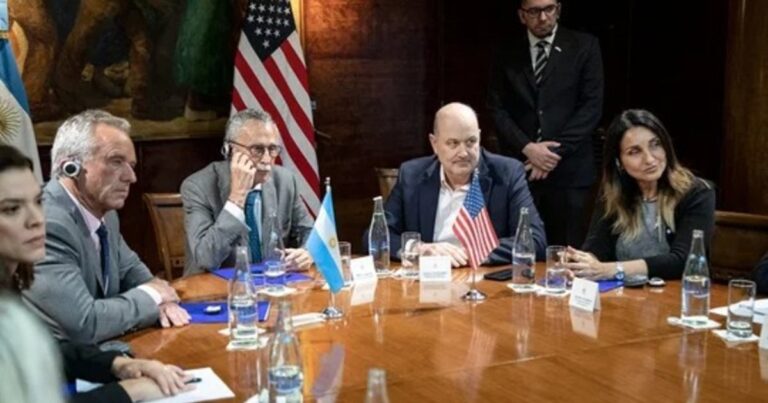 El Gobierno confirmó su retiro de la OMS y la reforma sanitaria