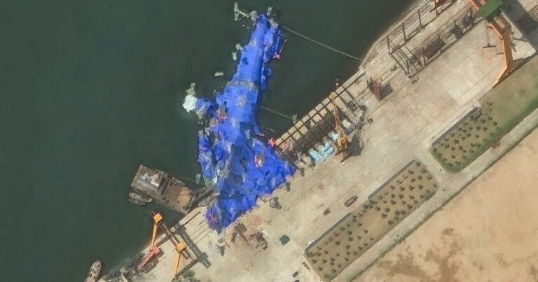 Por qué fracasó la botadura del destructor de Corea del Norte que desató la ira de Kim Jong-un
