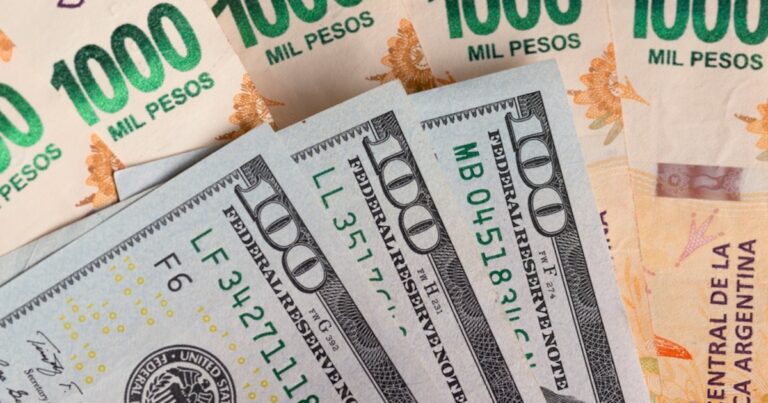 Cómo es el bono en pesos con el que Caputo busca tentar a inversores del exterior y sumar USD 1.000 millones a las reservas