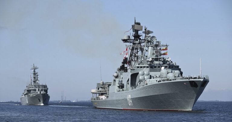 Putin exhibe parte de su Armada en el mar Báltico: ordenó ejercicios navales con más de 20 buques y 3.000 militares rusos